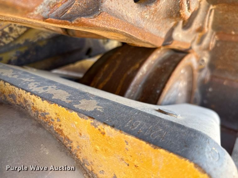 image for item ED5535 2013 Caterpillar D6T XL dozer