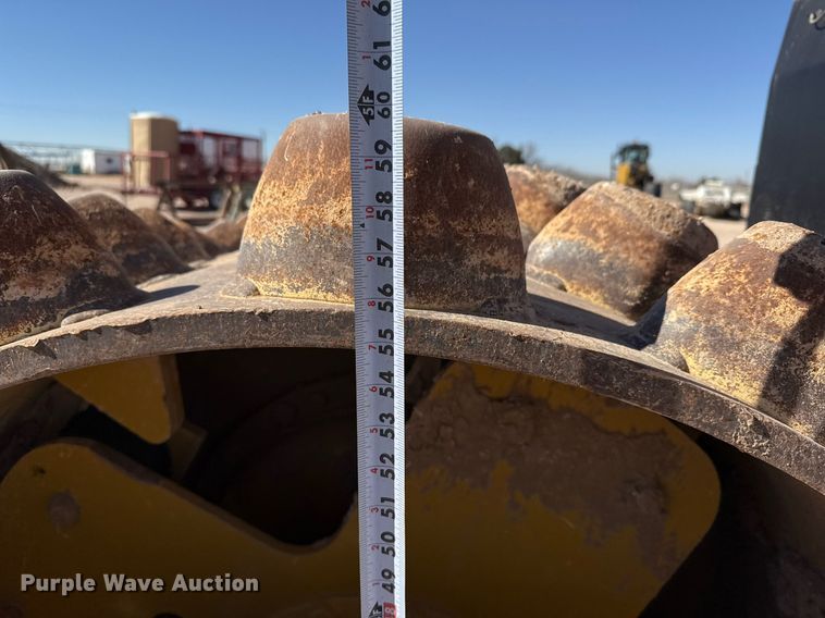 image for item ED5537 2017 Caterpillar CP56B single drum vibratory roller