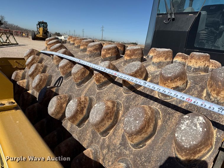 image for item ED5537 2017 Caterpillar CP56B single drum vibratory roller