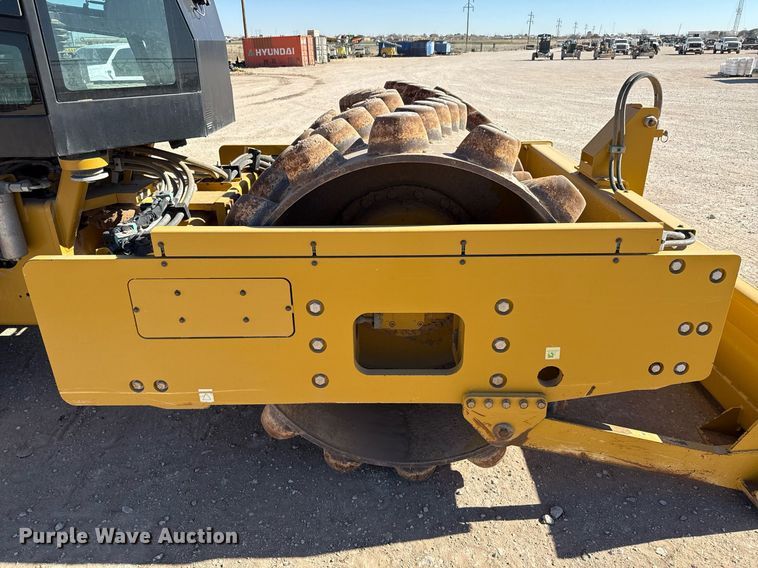 image for item ED5537 2017 Caterpillar CP56B single drum vibratory roller