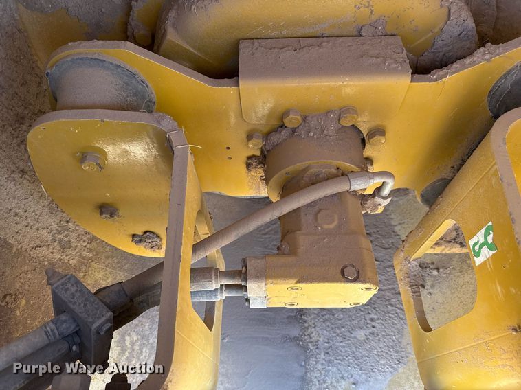 image for item ED5537 2017 Caterpillar CP56B single drum vibratory roller