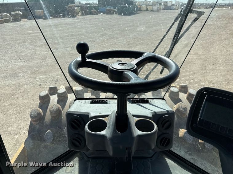 image for item ED5537 2017 Caterpillar CP56B single drum vibratory roller