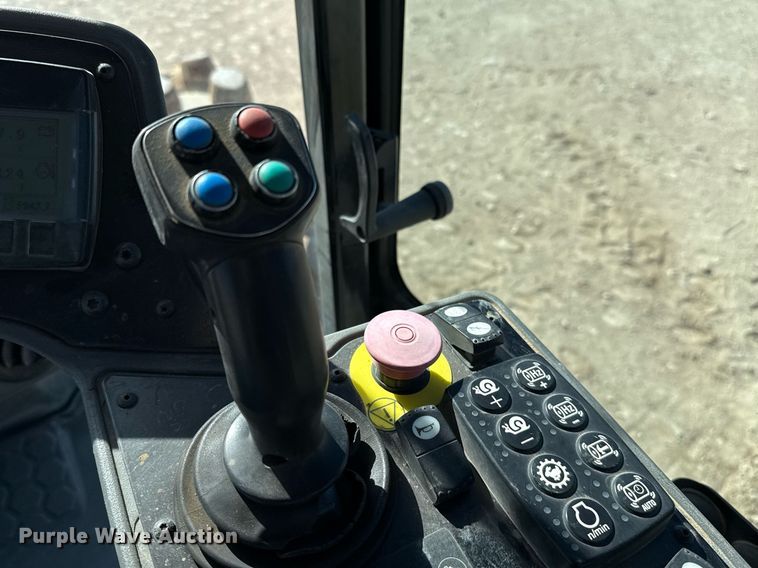 image for item ED5537 2017 Caterpillar CP56B single drum vibratory roller