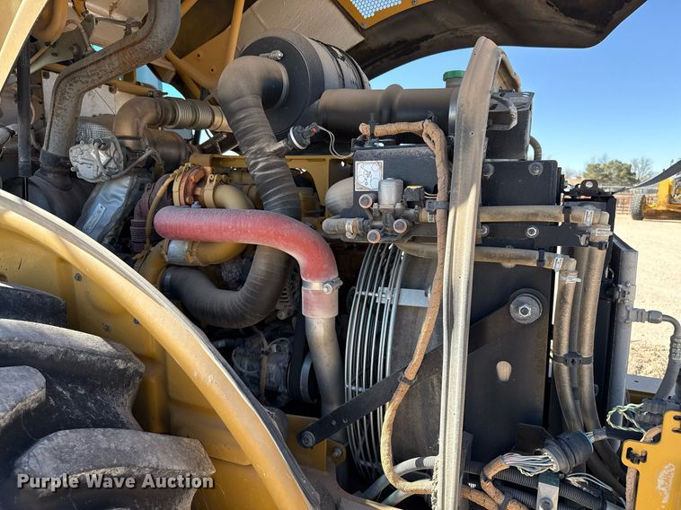 image for item ED5537 2017 Caterpillar CP56B single drum vibratory roller