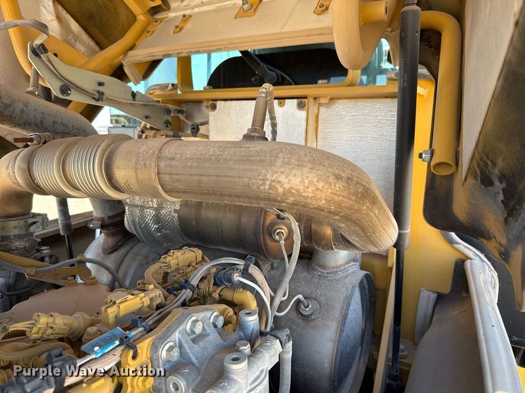 image for item ED5537 2017 Caterpillar CP56B single drum vibratory roller