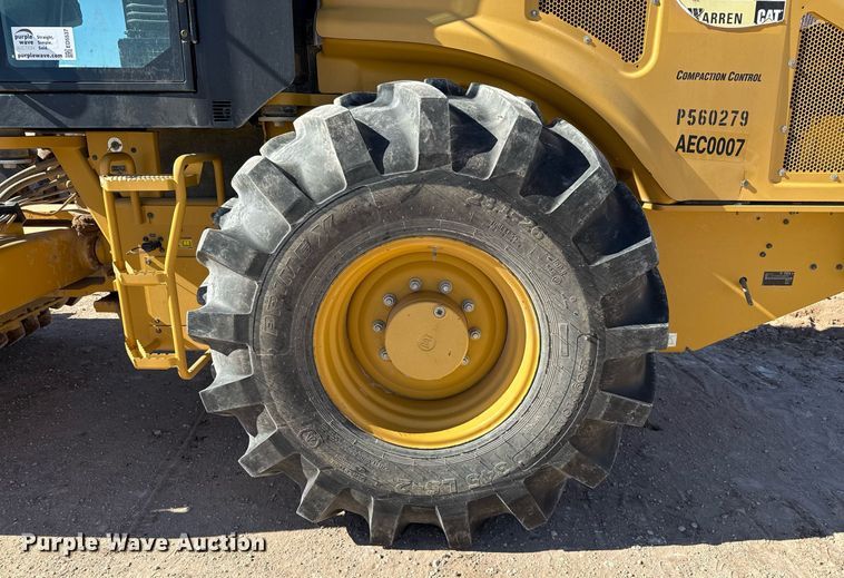 image for item ED5537 2017 Caterpillar CP56B single drum vibratory roller