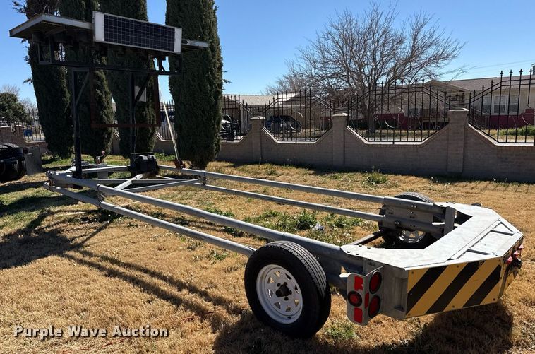 image for item ED5539 2014 Energy Absorption Systems VTQ-TL3 arrow board trailer 