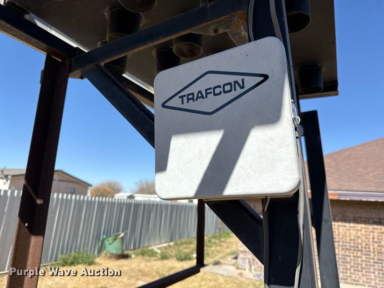 image for item ED5539 2014 Energy Absorption Systems VTQ-TL3 arrow board trailer 