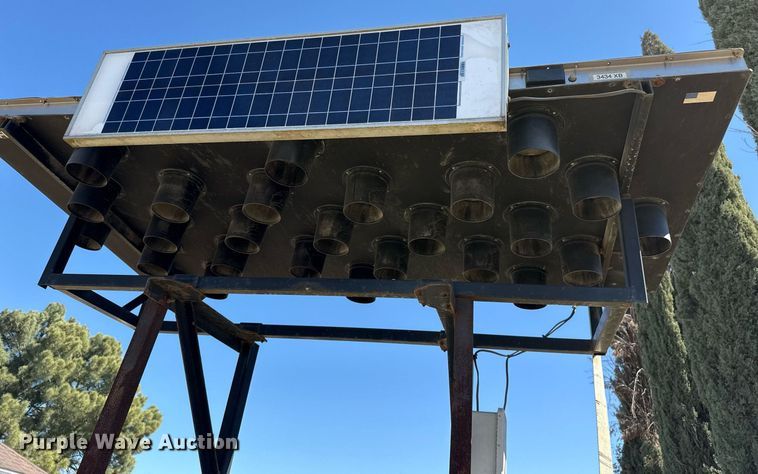 image for item ED5539 2014 Energy Absorption Systems VTQ-TL3 arrow board trailer 