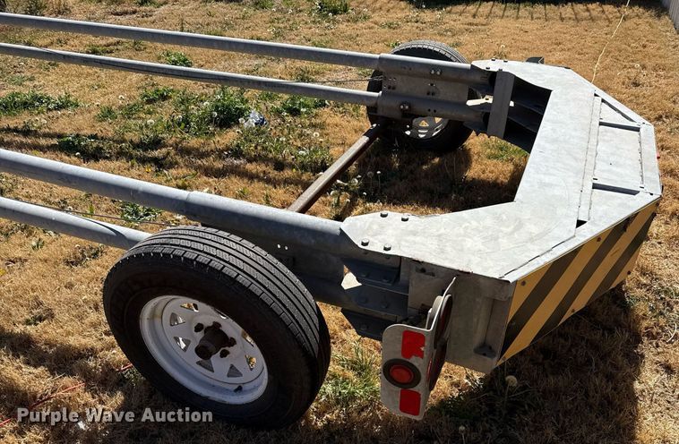 image for item ED5539 2014 Energy Absorption Systems VTQ-TL3 arrow board trailer 