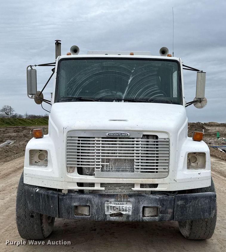 image for item ED5543 1999 Freightliner FL106 tank truck