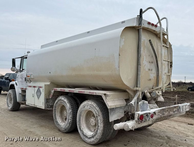 image for item ED5543 1999 Freightliner FL106 tank truck