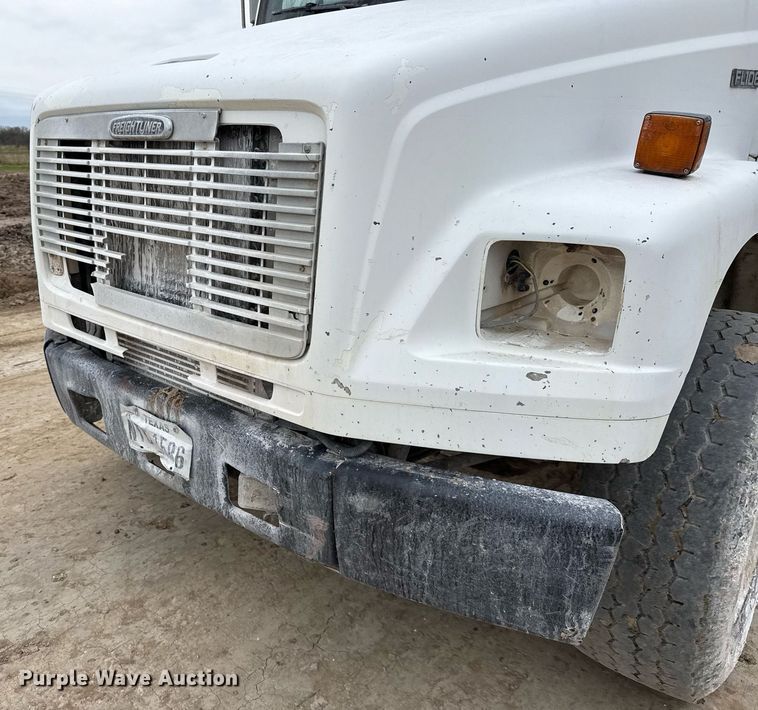 image for item ED5543 1999 Freightliner FL106 tank truck