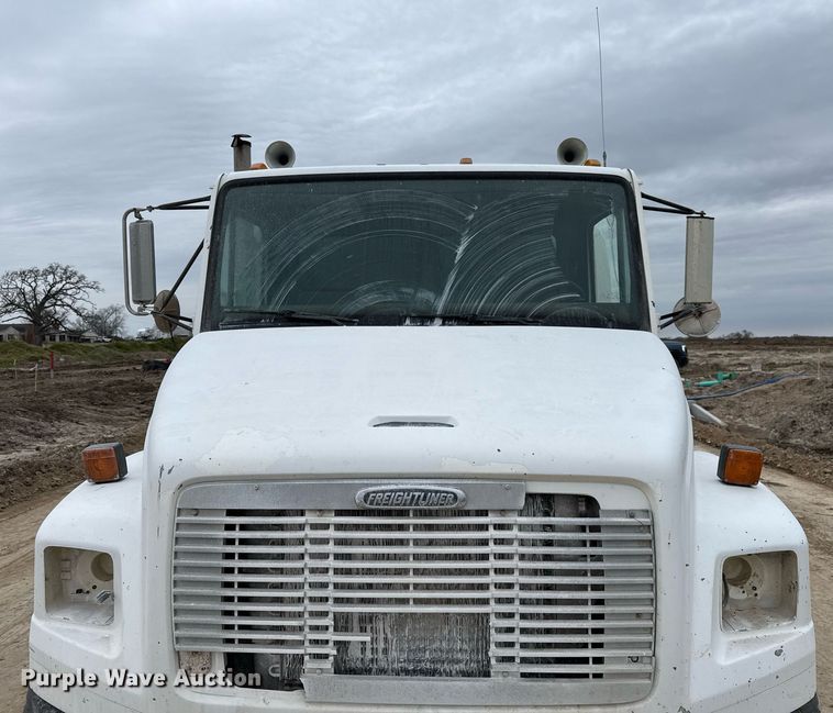 image for item ED5543 1999 Freightliner FL106 tank truck