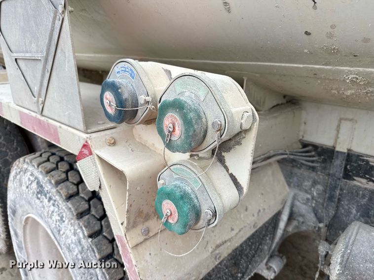 image for item ED5543 1999 Freightliner FL106 tank truck