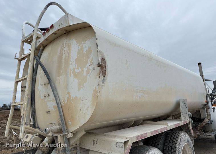 image for item ED5543 1999 Freightliner FL106 tank truck