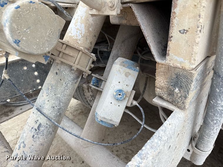 image for item ED5543 1999 Freightliner FL106 tank truck