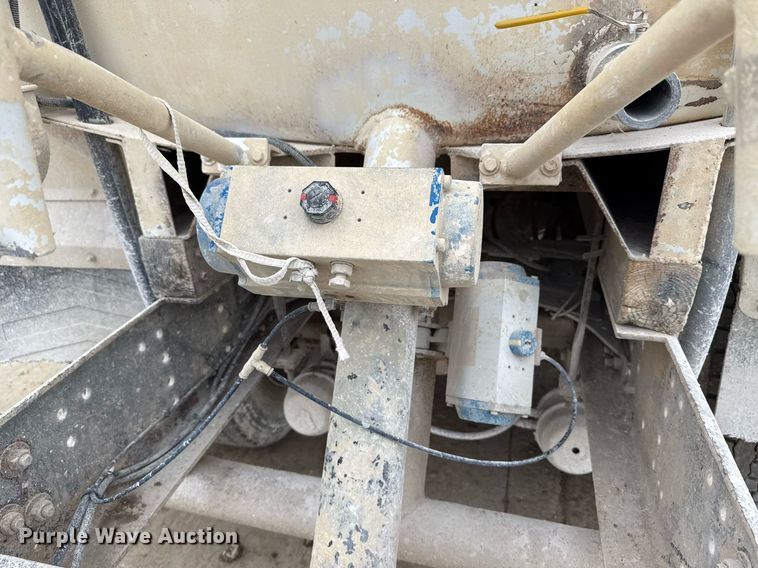 image for item ED5543 1999 Freightliner FL106 tank truck