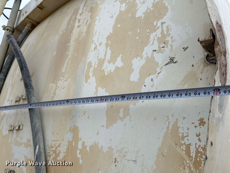 image for item ED5543 1999 Freightliner FL106 tank truck