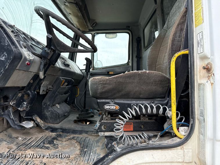 image for item ED5543 1999 Freightliner FL106 tank truck