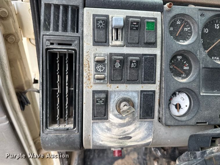 image for item ED5543 1999 Freightliner FL106 tank truck