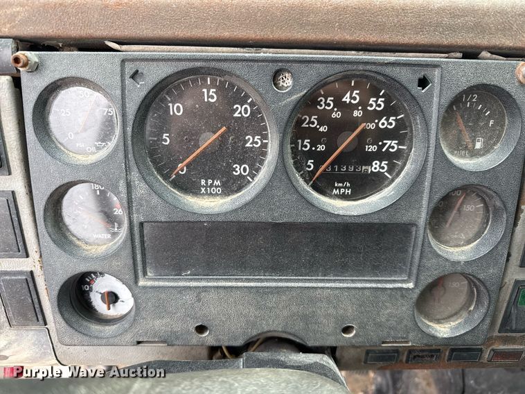 image for item ED5543 1999 Freightliner FL106 tank truck