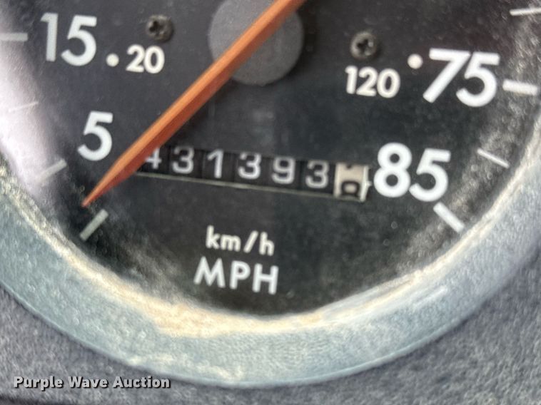 image for item ED5543 1999 Freightliner FL106 tank truck