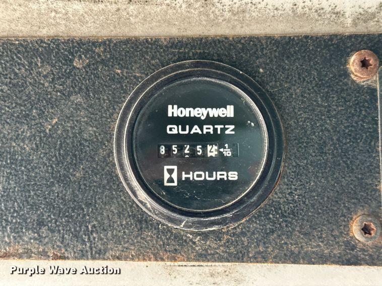 image for item ED5543 1999 Freightliner FL106 tank truck