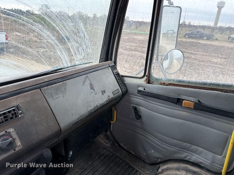 image for item ED5543 1999 Freightliner FL106 tank truck