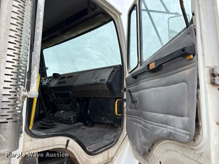 image for item ED5543 1999 Freightliner FL106 tank truck