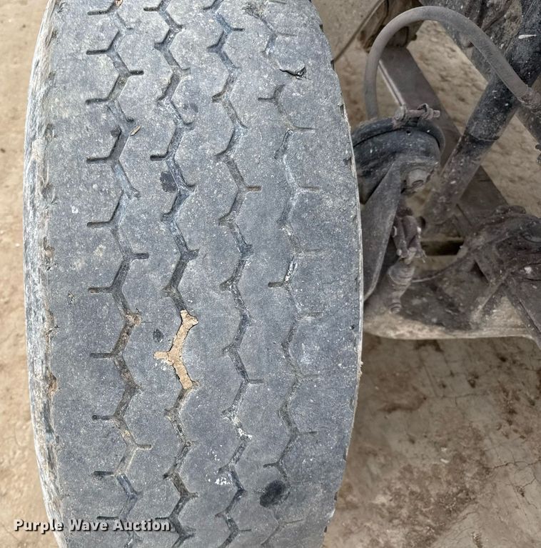 image for item ED5543 1999 Freightliner FL106 tank truck