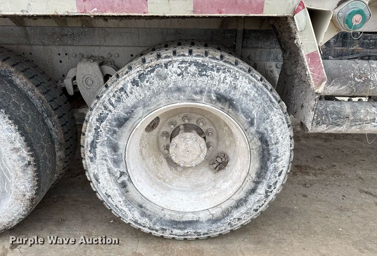 image for item ED5543 1999 Freightliner FL106 tank truck