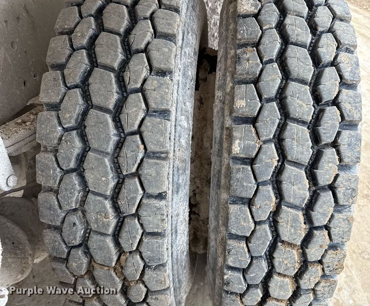 image for item ED5543 1999 Freightliner FL106 tank truck