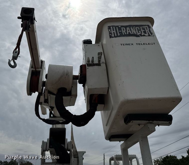 image for item ED5544 1999 Freightliner FL80 bucket truck