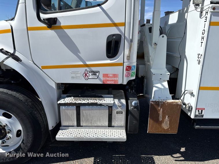 image for item ED5545 2016 Freightliner Business Class M2 digger derrick truck