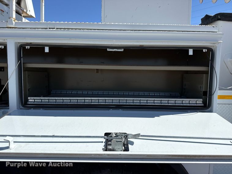 image for item ED5545 2016 Freightliner Business Class M2 digger derrick truck