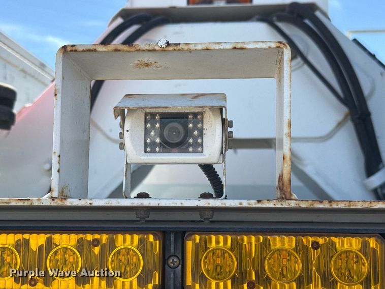 image for item ED5545 2016 Freightliner Business Class M2 digger derrick truck