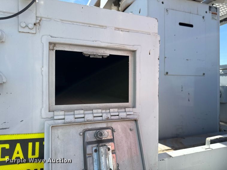 image for item ED5545 2016 Freightliner Business Class M2 digger derrick truck