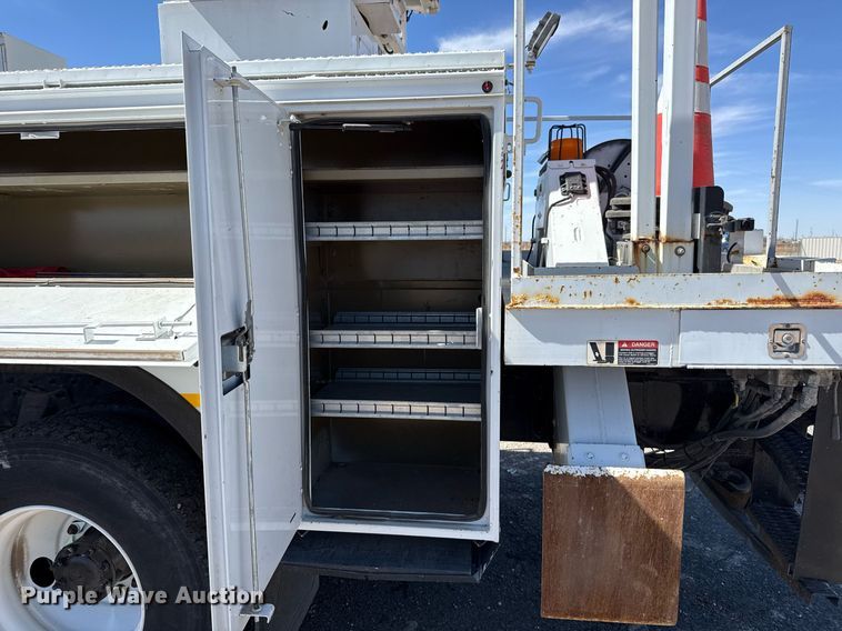 image for item ED5545 2016 Freightliner Business Class M2 digger derrick truck