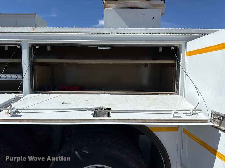 image for item ED5545 2016 Freightliner Business Class M2 digger derrick truck