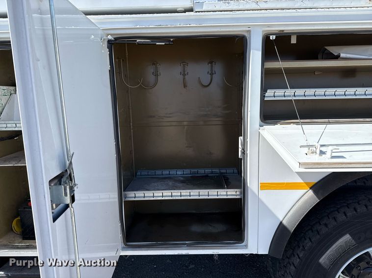 image for item ED5545 2016 Freightliner Business Class M2 digger derrick truck