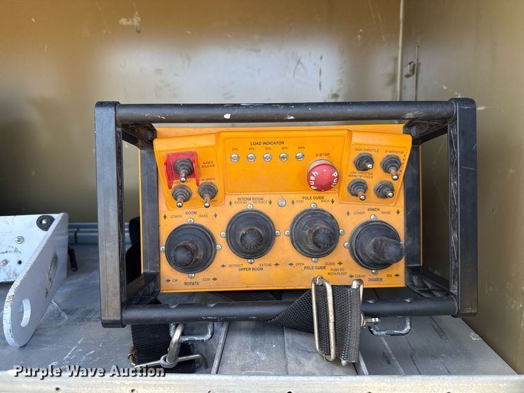 image for item ED5545 2016 Freightliner Business Class M2 digger derrick truck