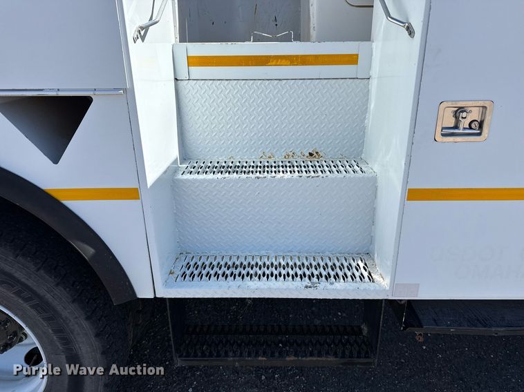 image for item ED5545 2016 Freightliner Business Class M2 digger derrick truck