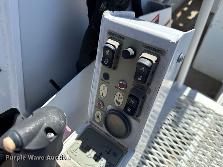 image for item ED5545 2016 Freightliner Business Class M2 digger derrick truck