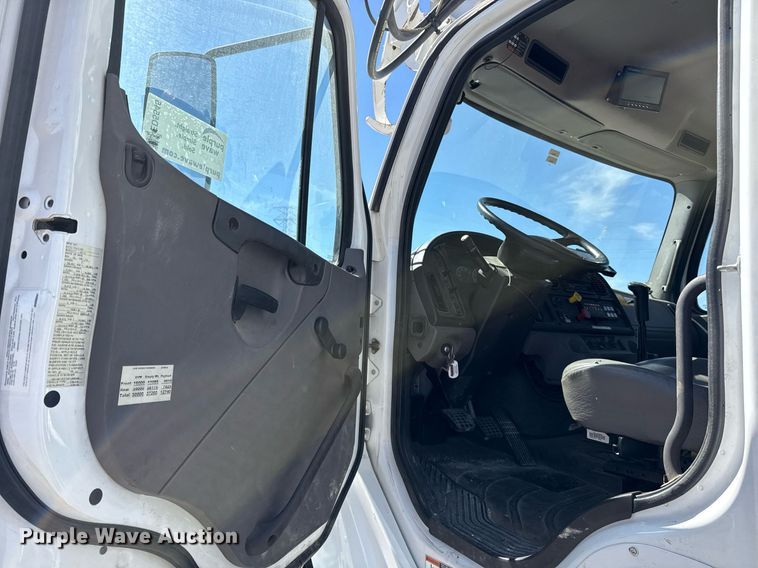 image for item ED5545 2016 Freightliner Business Class M2 digger derrick truck