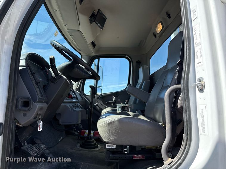 image for item ED5545 2016 Freightliner Business Class M2 digger derrick truck