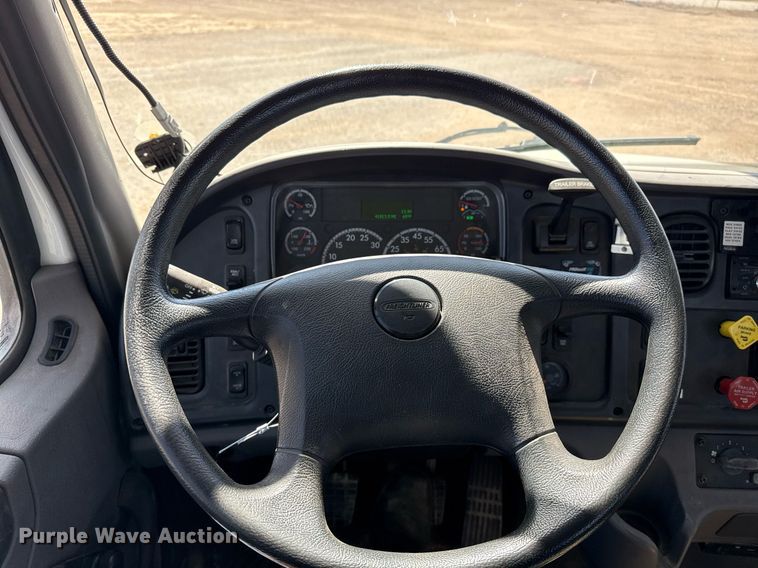 image for item ED5545 2016 Freightliner Business Class M2 digger derrick truck