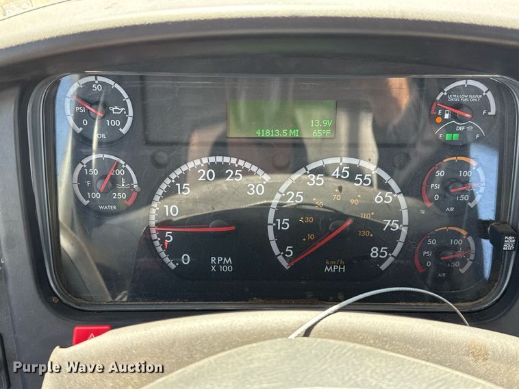 image for item ED5545 2016 Freightliner Business Class M2 digger derrick truck