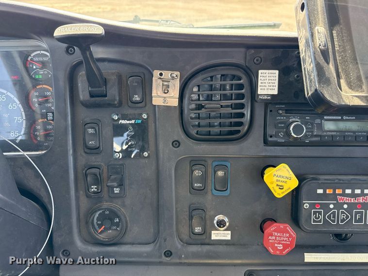 image for item ED5545 2016 Freightliner Business Class M2 digger derrick truck