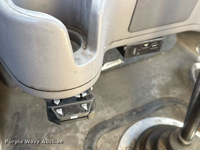 image for item ED5545 2016 Freightliner Business Class M2 digger derrick truck